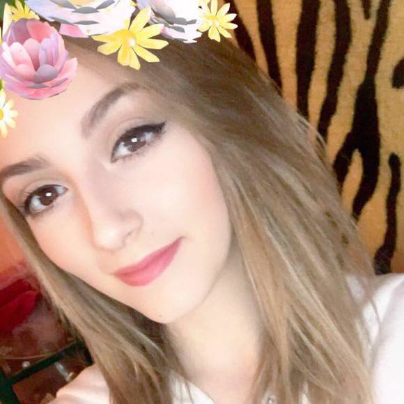 Meet your Posher, Leah - Picture 1 of 1